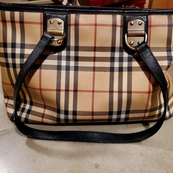 Burberry bag & umbrella - Picture 5 of 6